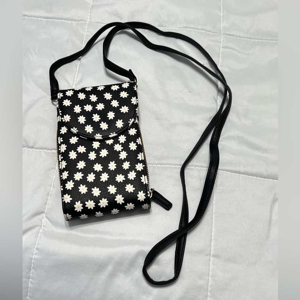Black and White Daisy Crossbody Phone Bag